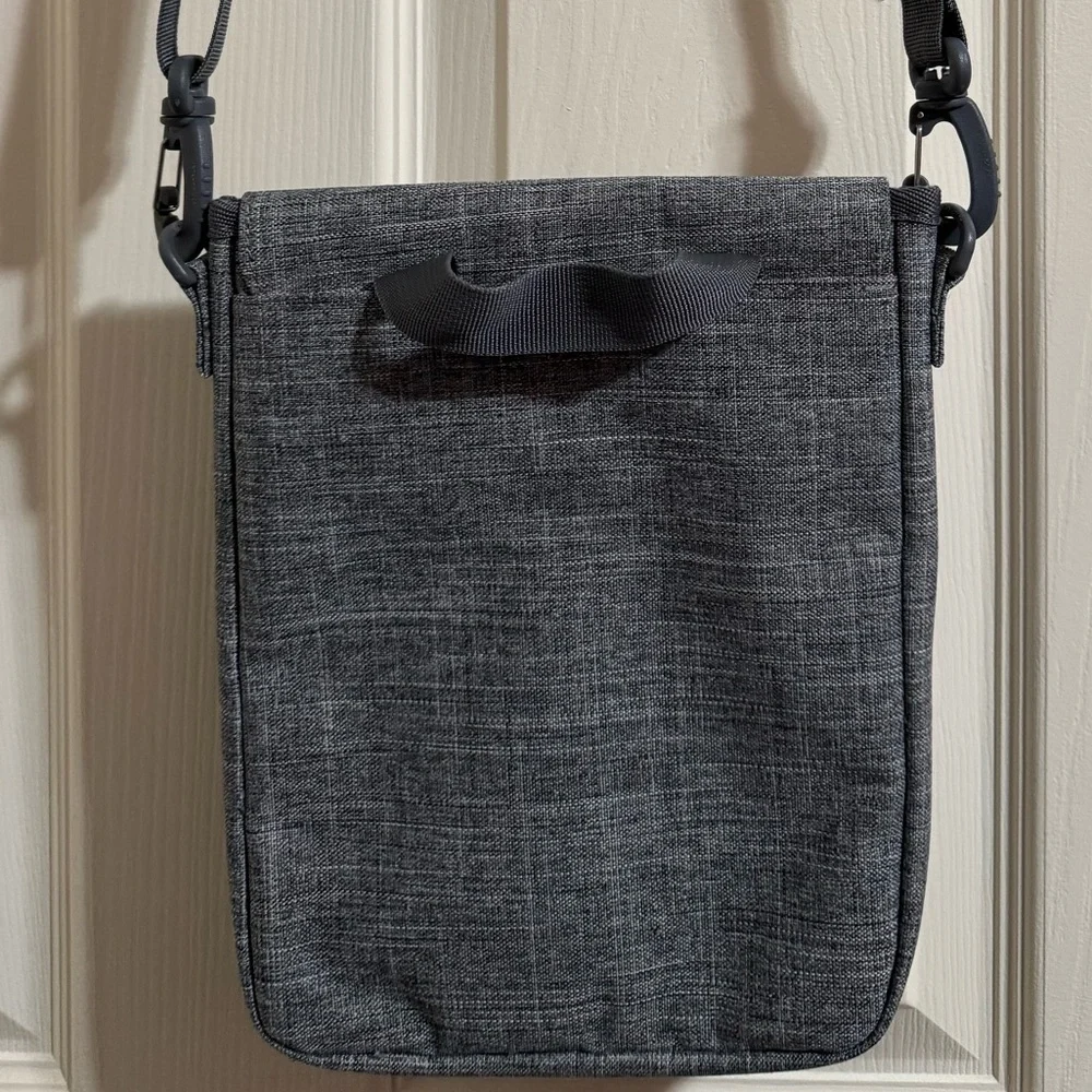 Herschel Supply Company Gray Textured Messenger Crossbody